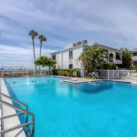 Beachside Bliss: Sarasota County Condo 1006 Awaits